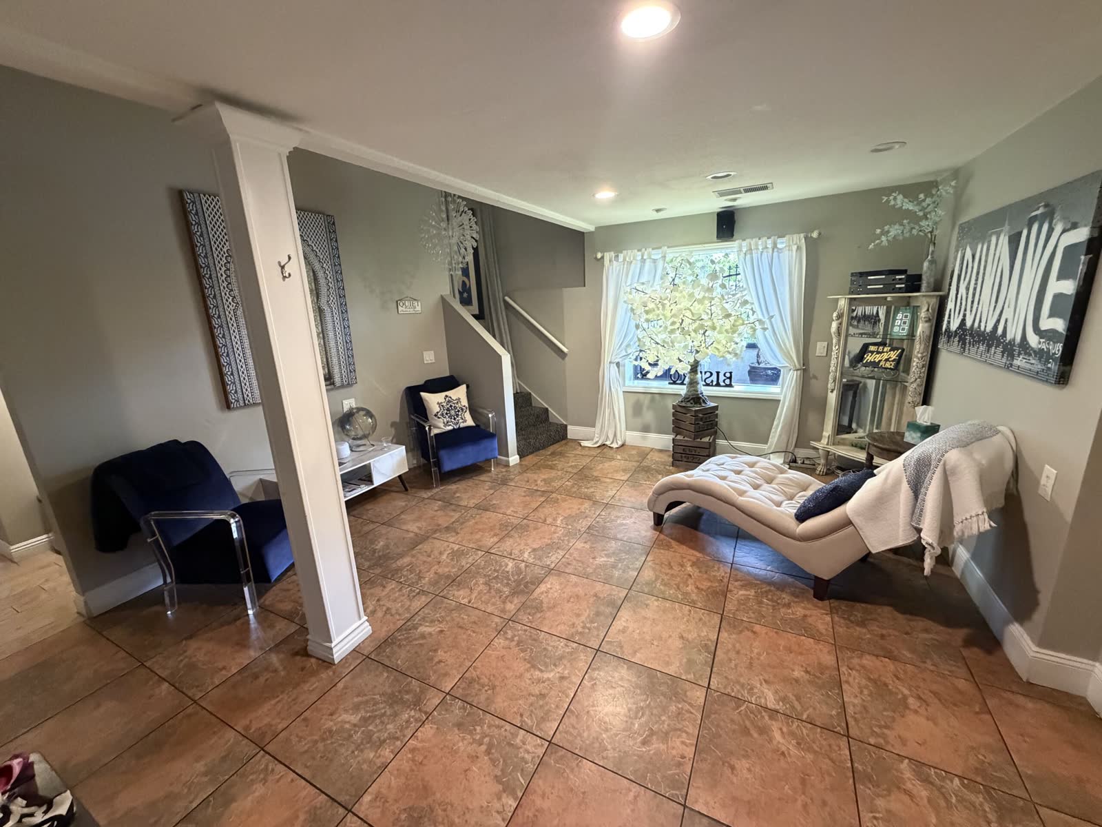 The relaxation lounge at Murrieta Day Spa